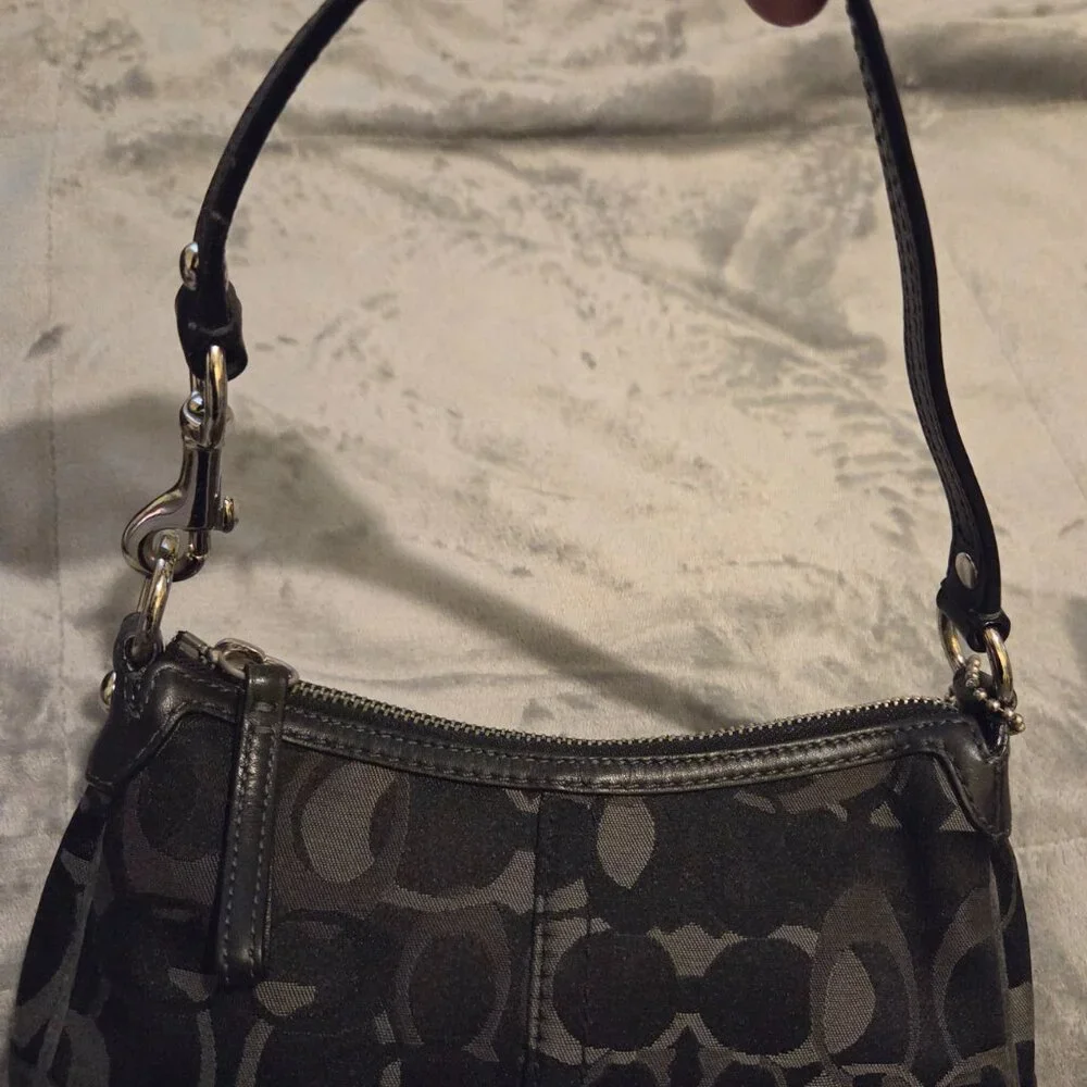 Small black and Grey Coach "C" initial bag - Picture 2 of 7